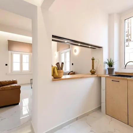 Alia Apartment *